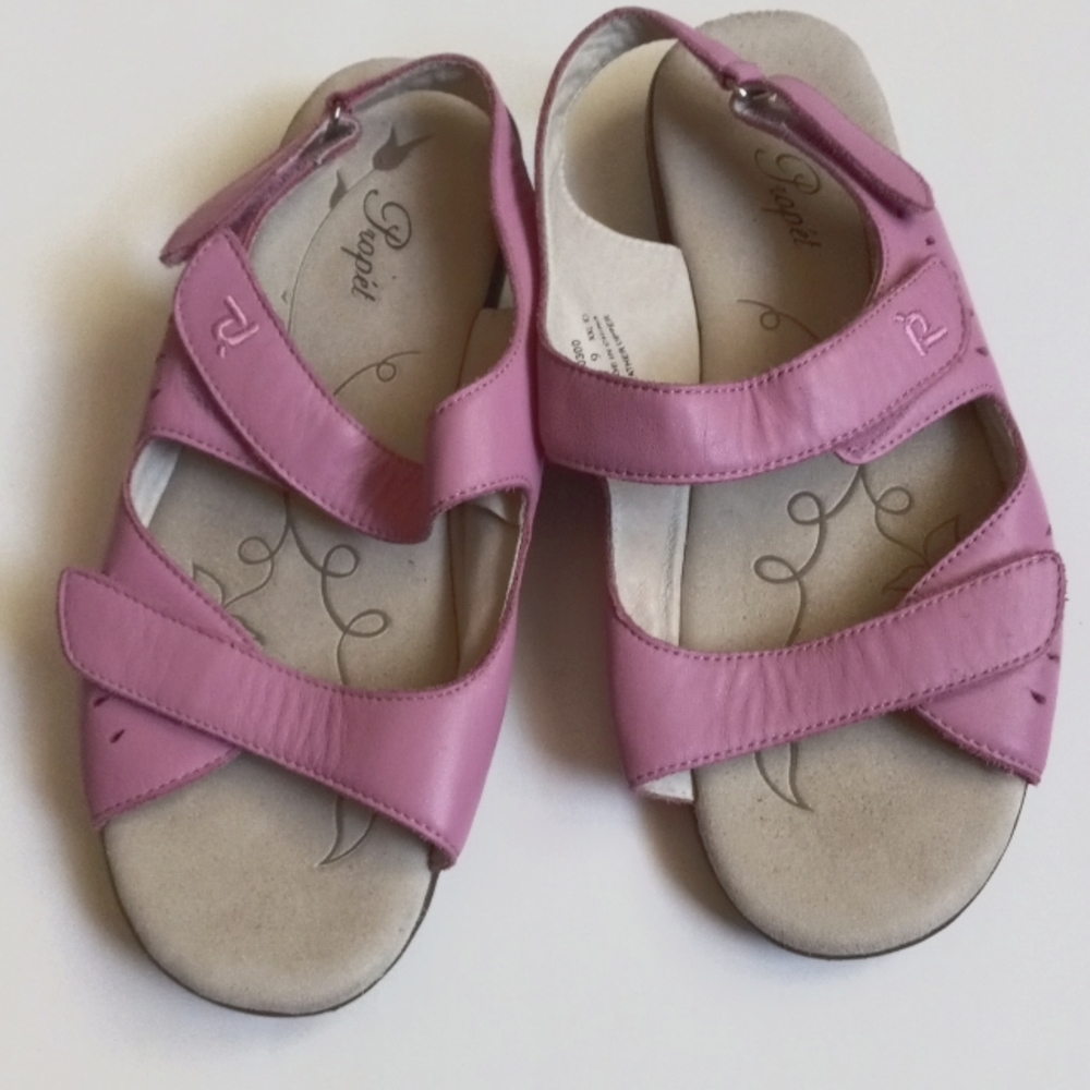 LILAC STRAPPY LEATHER SANDALS